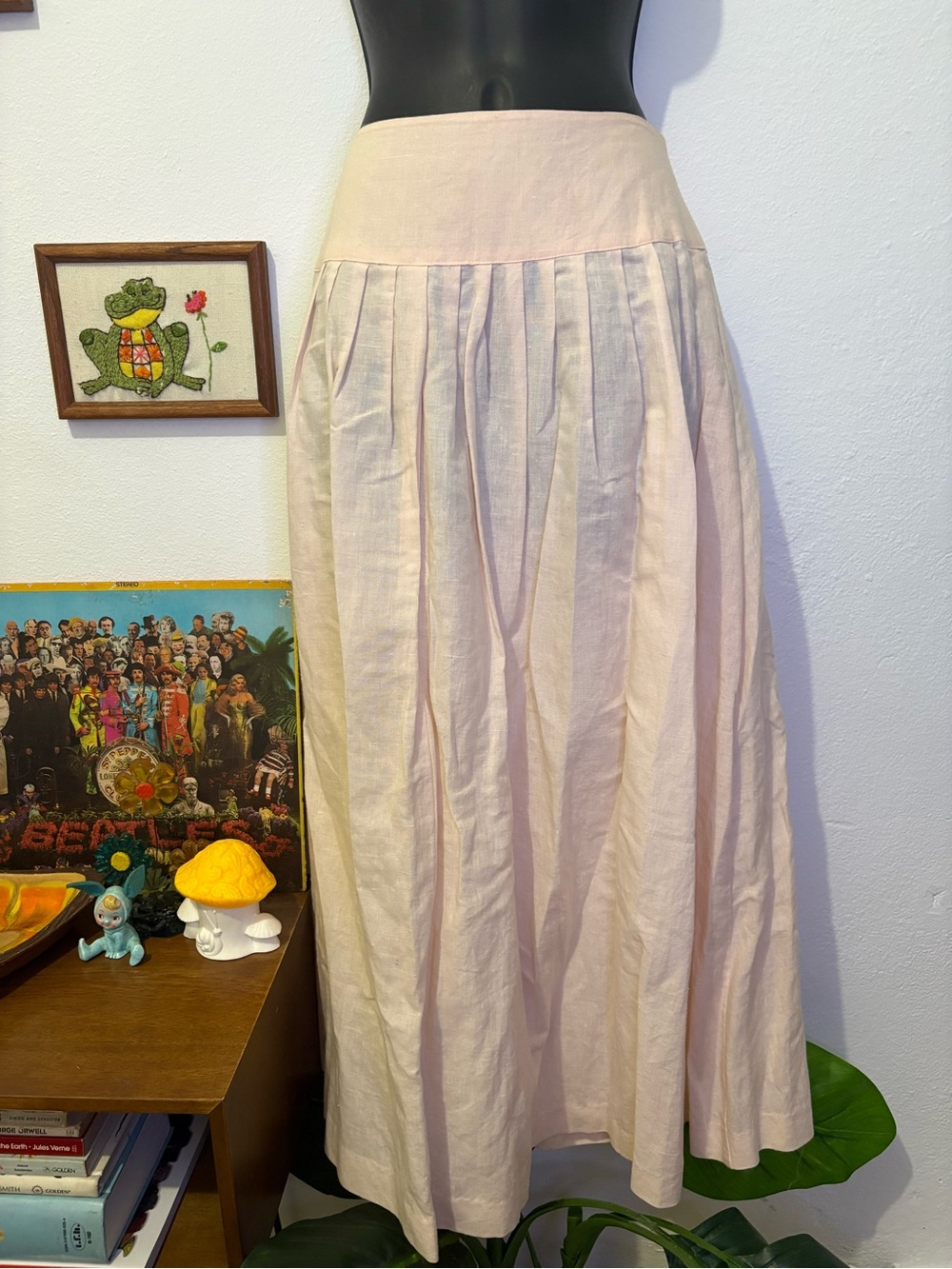 Vintage Women's Light Pink Pleated Ramie & Cotton Maxi Skirt
